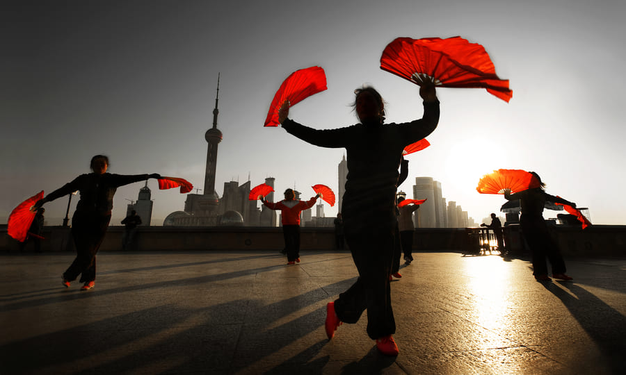 Danza tradicional china con abanicos